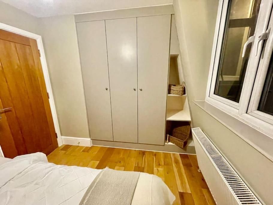 Lovely Two Bed Flat London Eksteriør billede